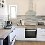 2 In Einer Neuen Mit Pool In Ruhiger Lage By Interhome *