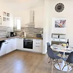 Appartement 2 In Einer Neuen Mit Pool In Ruhiger Lage By Interhome Umag