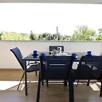 2 In Einer Neuen Mit Pool In Ruhiger Lage By Interhome Appartement *