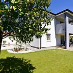 2 In Einer Neuen Mit Pool In Ruhiger Lage By Interhome Appartement