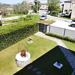 Appartement 2 In Einer Neuen Mit Pool In Ruhiger Lage By Interhome