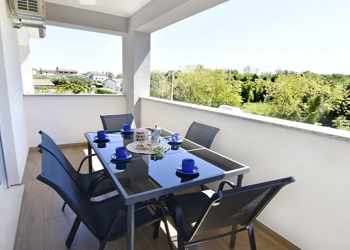Lejlighed 2 In Einer Neuen Mit Pool In Ruhiger Lage By Interhome Umag