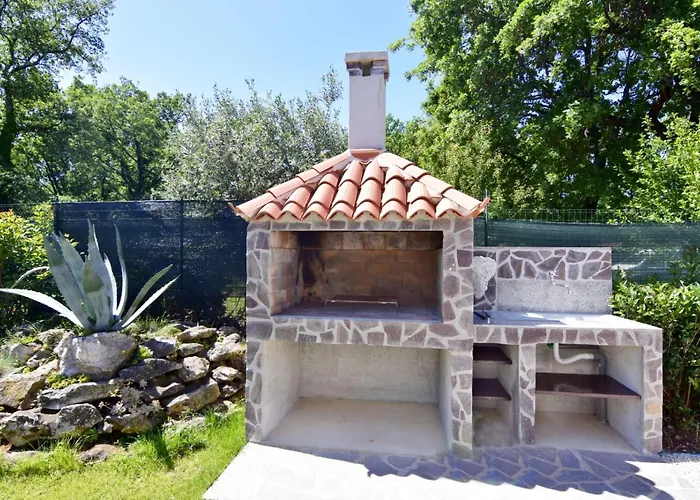 2 In Einer Neuen Mit Pool In Ruhiger Lage By Interhome * Umag
