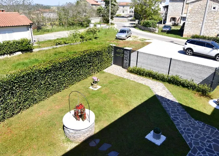 Lejlighed 2 In Einer Neuen Mit Pool In Ruhiger Lage By Interhome
