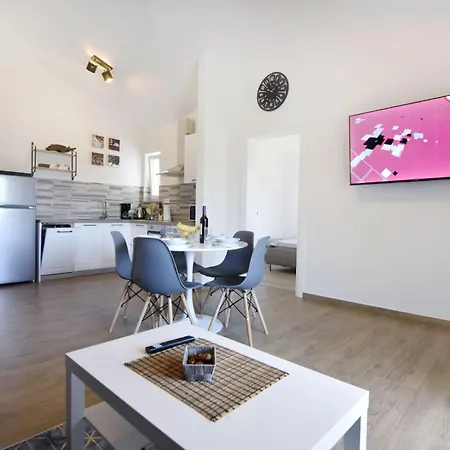 2 In Einer Neuen Mit Pool In Ruhiger Lage By Interhome Апартаменты