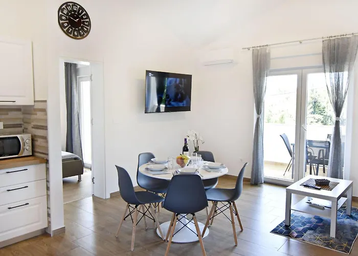 דירה 2 In Einer Neuen Mit Pool In Ruhiger Lage By Interhome *