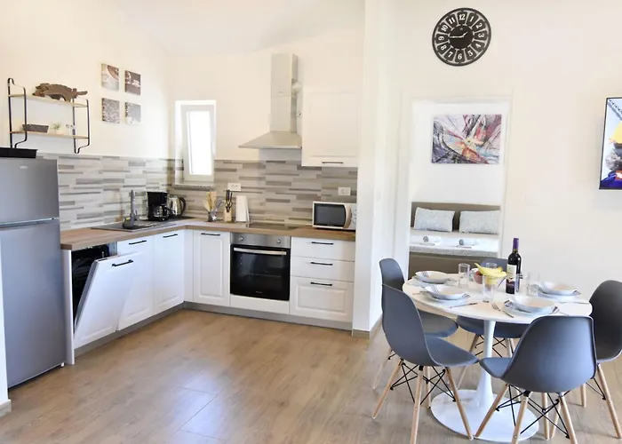 Apartmán 2 In Einer Neuen Mit Pool In Ruhiger Lage By Interhome Umag